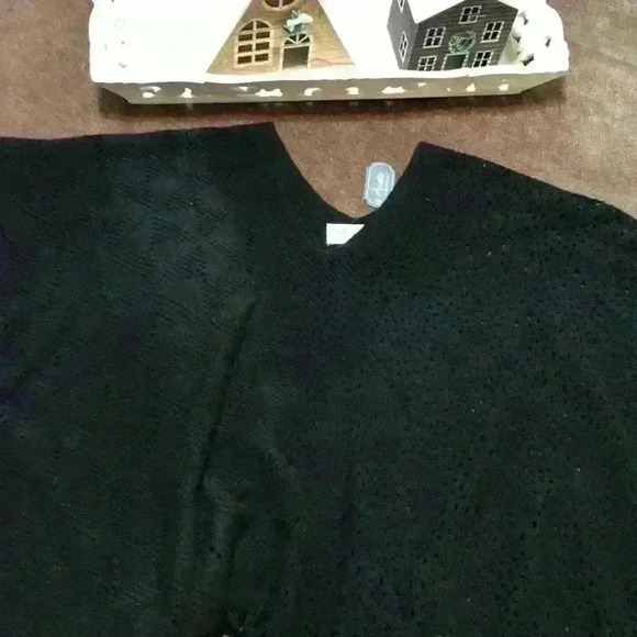 NWT Arianna by Howard’s Black Two Pattern Knit Poncho - Picture 3 of 10